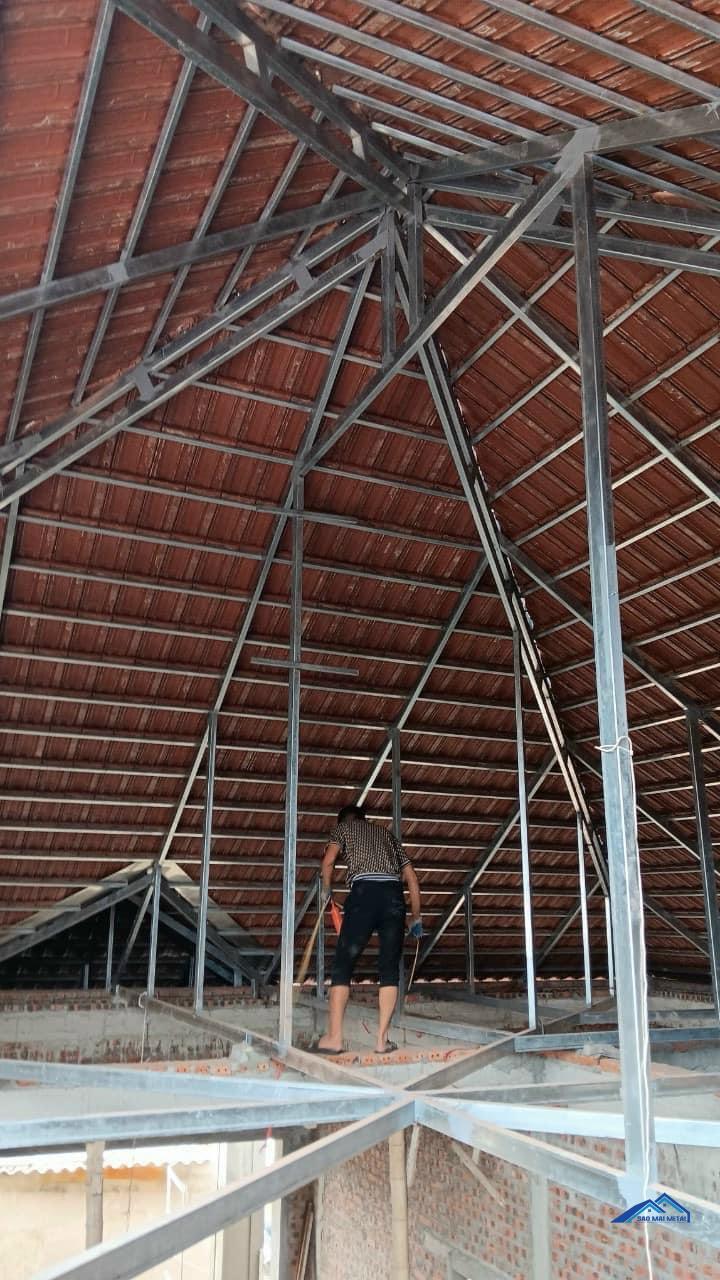 mái ngói kèo thép